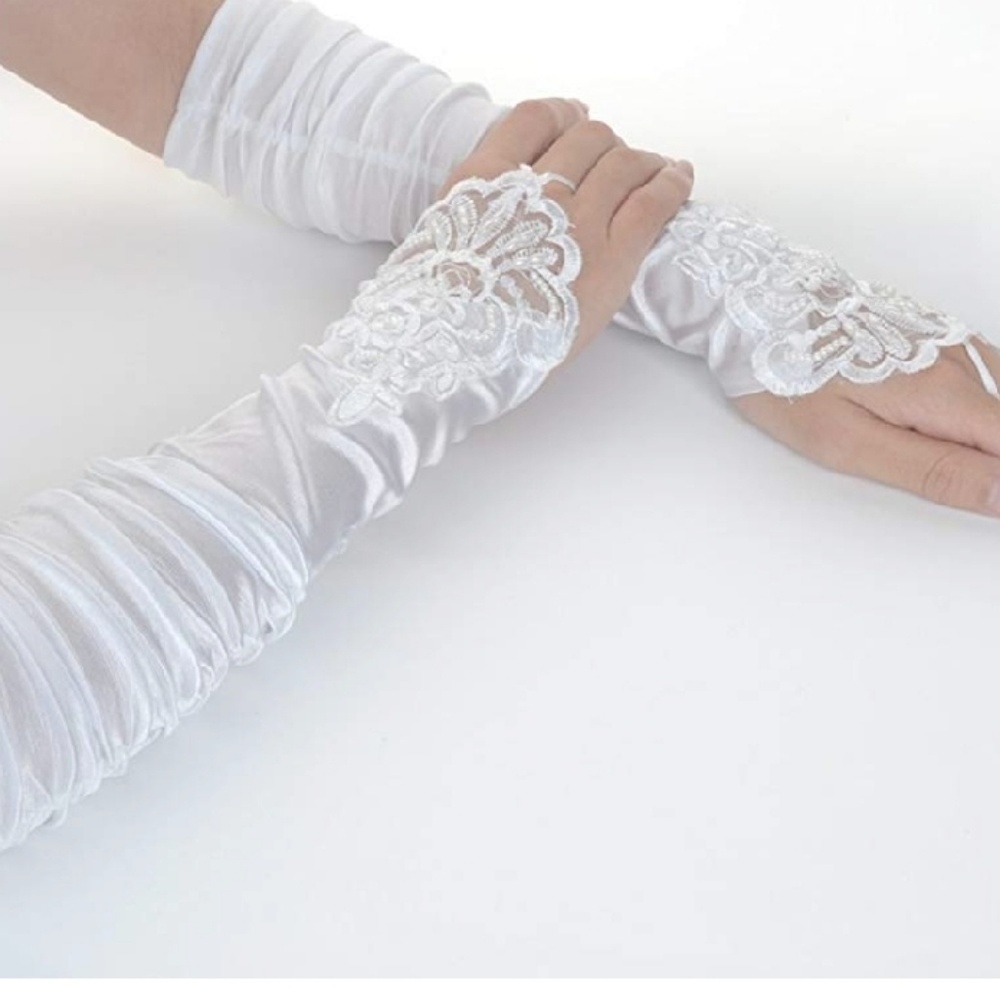NWT Fingerless Gathered Beaded Sequin Gloves - Picture 8 of 8